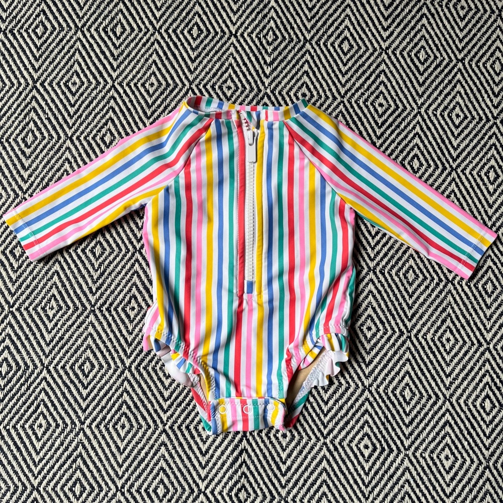 Old Navy Baby Girl Printed Long-Sleeve Zip-Front Rashguard Swimsuit Size 0-3